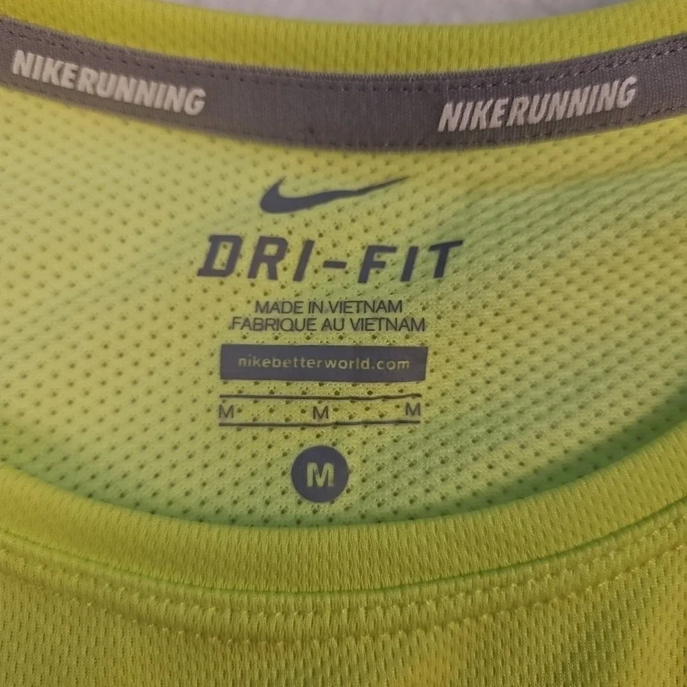 Nike‎ Dri-Fit Moisture Wicking Running T-Shirt Women's M Yellow S/S High Vis